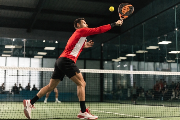 padel smash technique body rotation kinetic chain