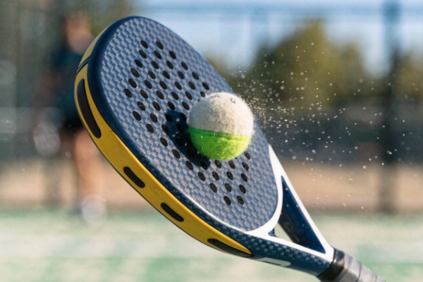 What Is the Difference Between Padel Racket Surface Technologies?